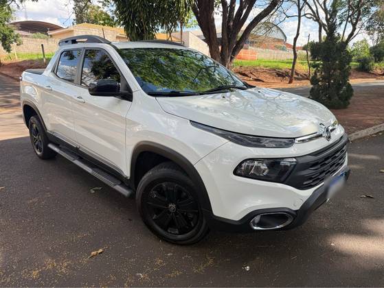 FIAT TORO 1.8 16V EVO FLEX FREEDOM AT6 FIAT TORO 1.8 16V EVO FLEX FREEDOM AT6